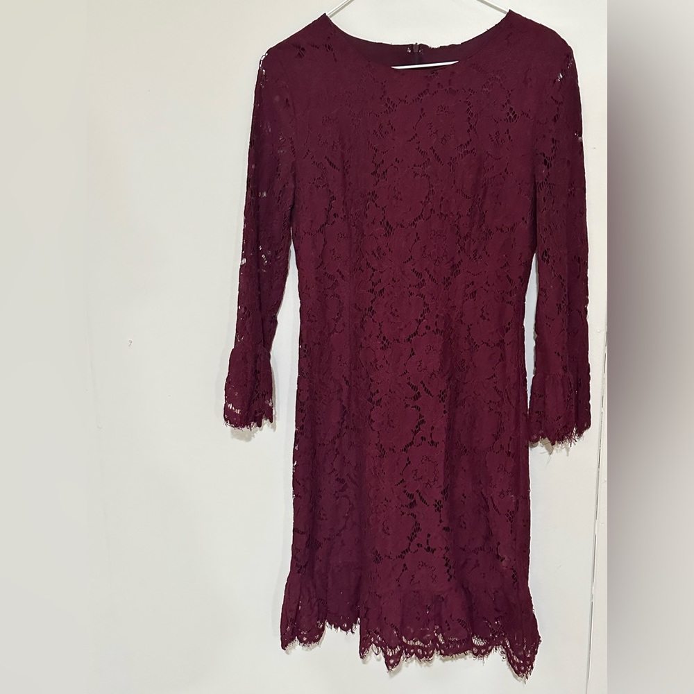 EUC Lulus Lace Long Sleeve Dress